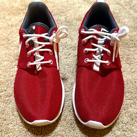 Nike Roshe One OG 'Gym Red' - 599728 603 - Picture 3 of 5